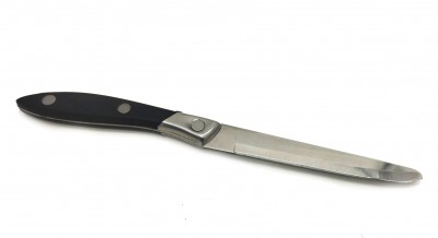 Нож с черной ручкой, 19 см.